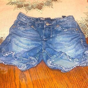 Little girls Levi shorts 